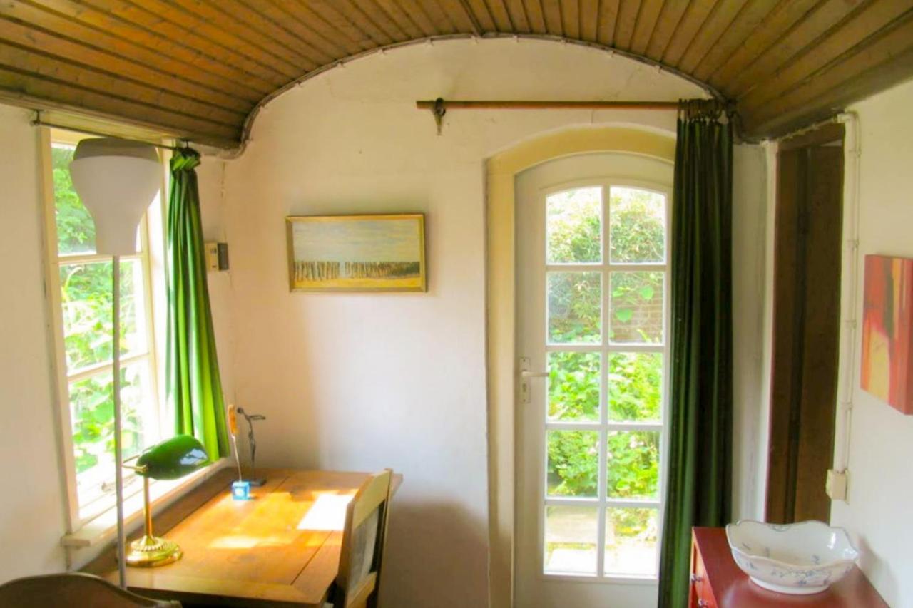 Rustic Retreat: Fireplace, Bbq, + Forest Access Burgh-Haamstede Ngoại thất bức ảnh